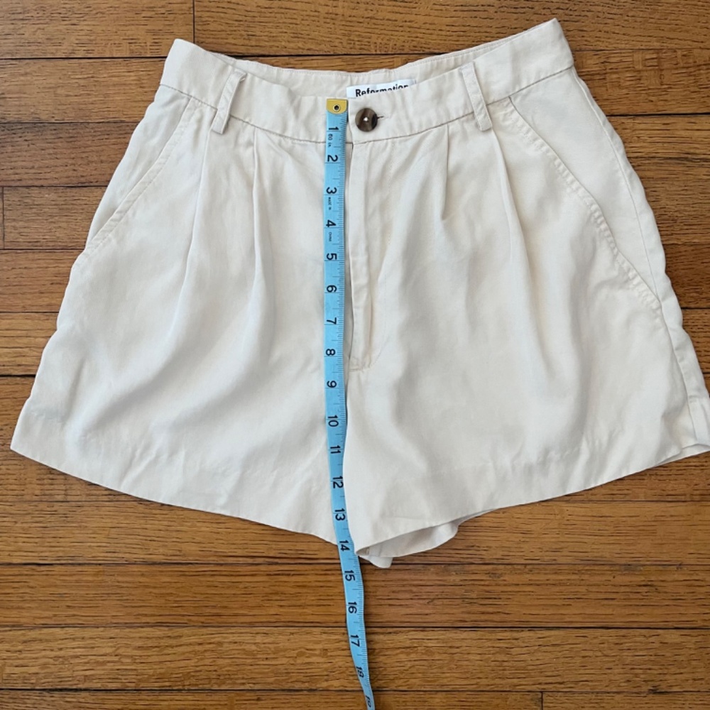 Reformation Mason Shorts - Oatmeal - Size 0 - Picture 6 of 9